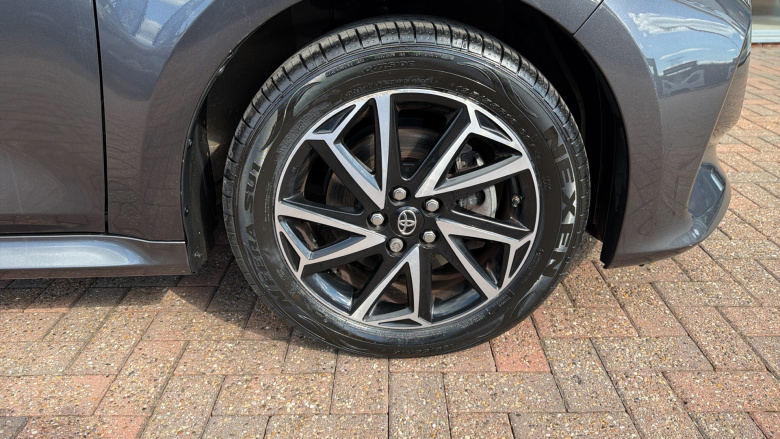 Toyota Yaris 1.5 Hybrid Design 5dr CVT Hybrid Hatchback